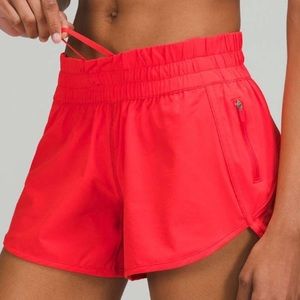 NWT Lululemon Tracker Low-Rise Lined Short 4"